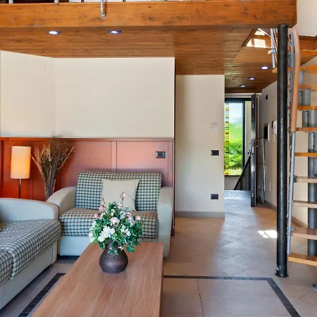 Spacious Holiday In With Garden