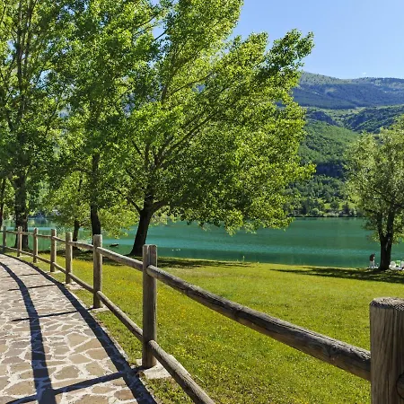 Spacious Holiday In With Garden Prázdninový dům Scanno
